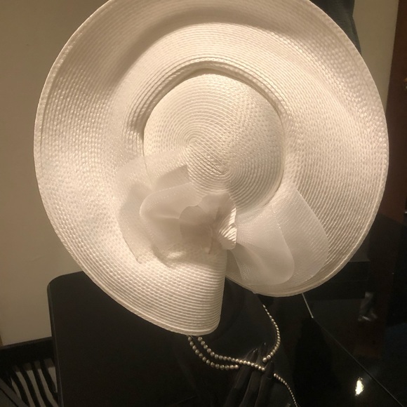 HAT GORGEOUS